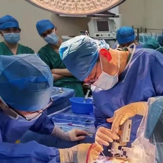 宣武医院完成中国首例“脑机接口”反应性闭环神经刺激系统的3期临床植入手术